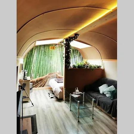 Apartmán Lazy Glamping Pod With Hot Tub Port Laoise